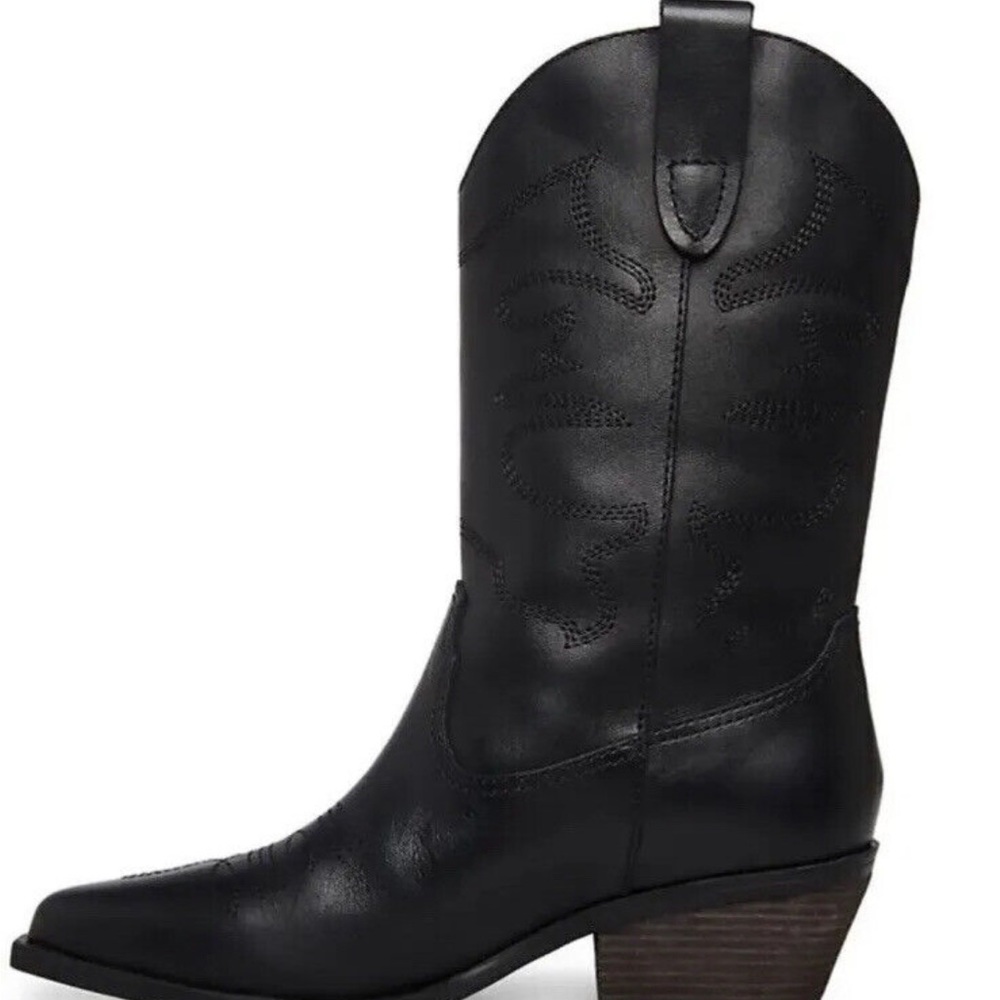 Size 6 Steve Madden women’s western cowboy boots